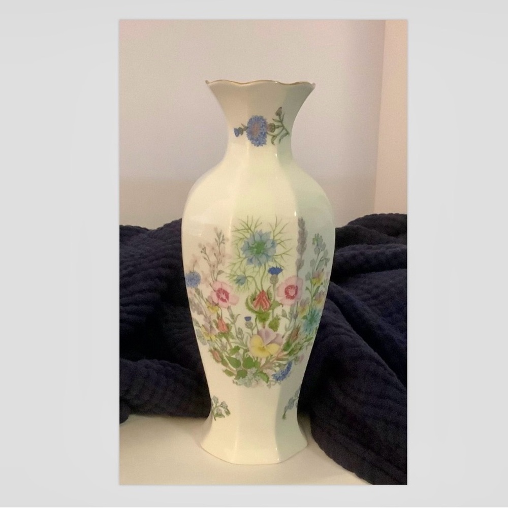 Vintage Aynsley Wild Tudor Pattern Vase - Bone China 6" England - Mint Condition